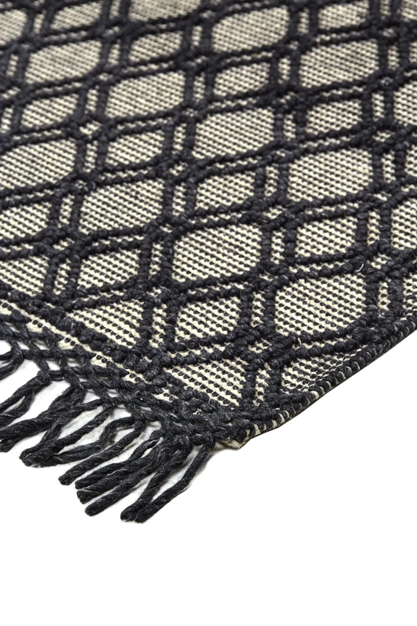 Phoenix 8820808F Black/Ivory Rug